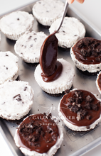 Load image into Gallery viewer, No Bake Oreo Cheescakes Set I
