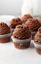 Load image into Gallery viewer, Chocolate Cupcakes with Chocolate Buttercream #1
